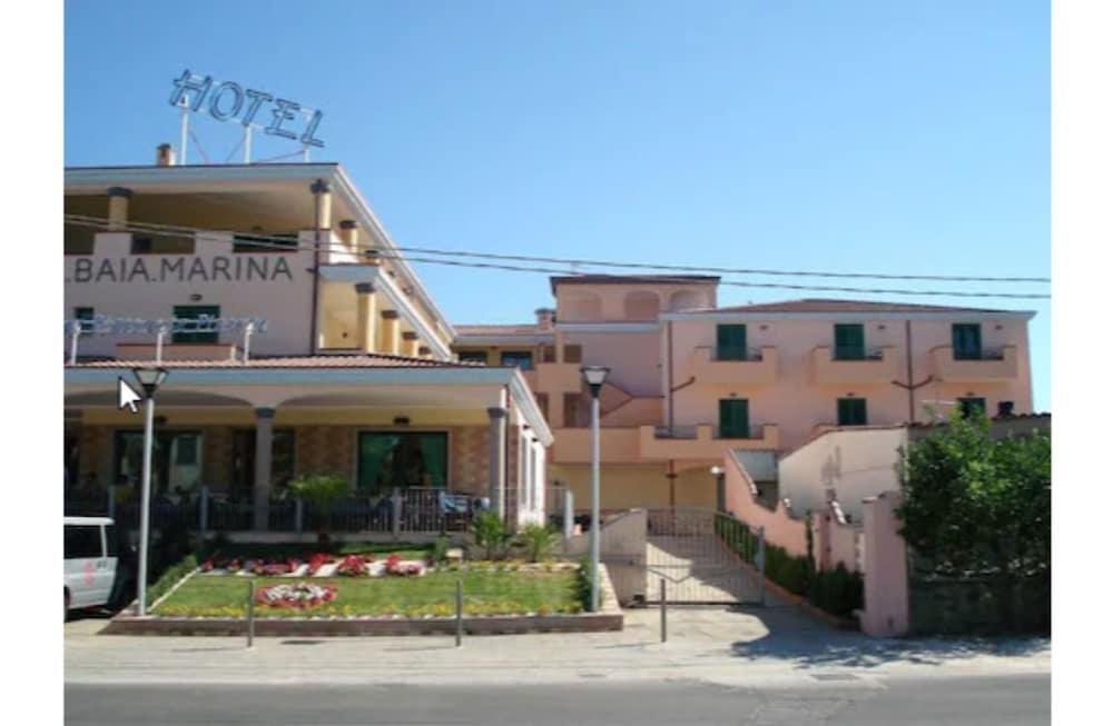 Hotel Baia Marina أروسييْ المظهر الخارجي الصورة