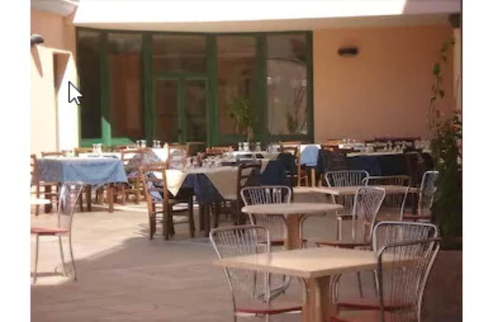 Hotel Baia Marina أروسييْ المظهر الخارجي الصورة