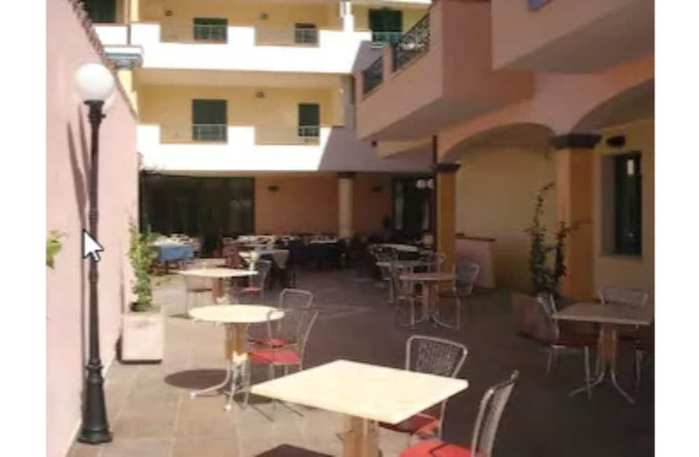 Hotel Baia Marina أروسييْ المظهر الخارجي الصورة