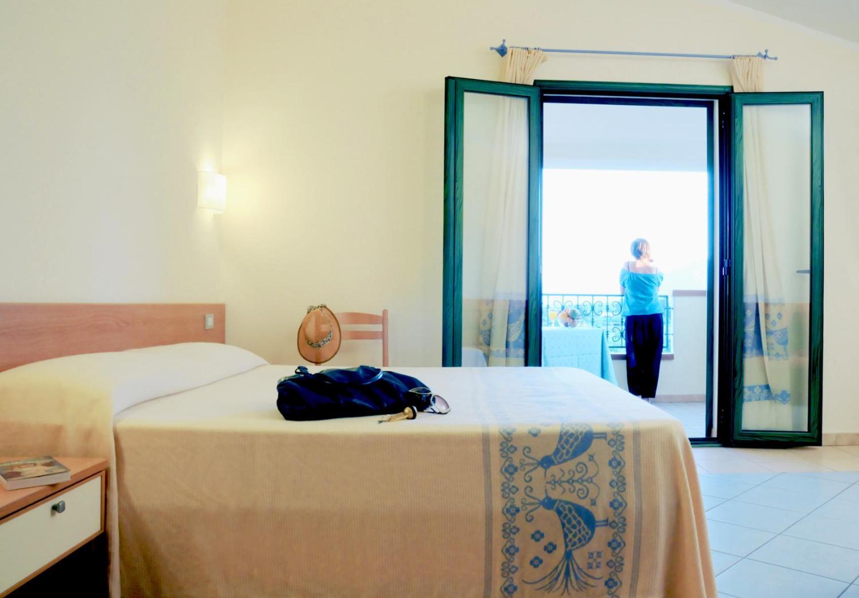 Hotel Baia Marina أروسييْ المظهر الخارجي الصورة