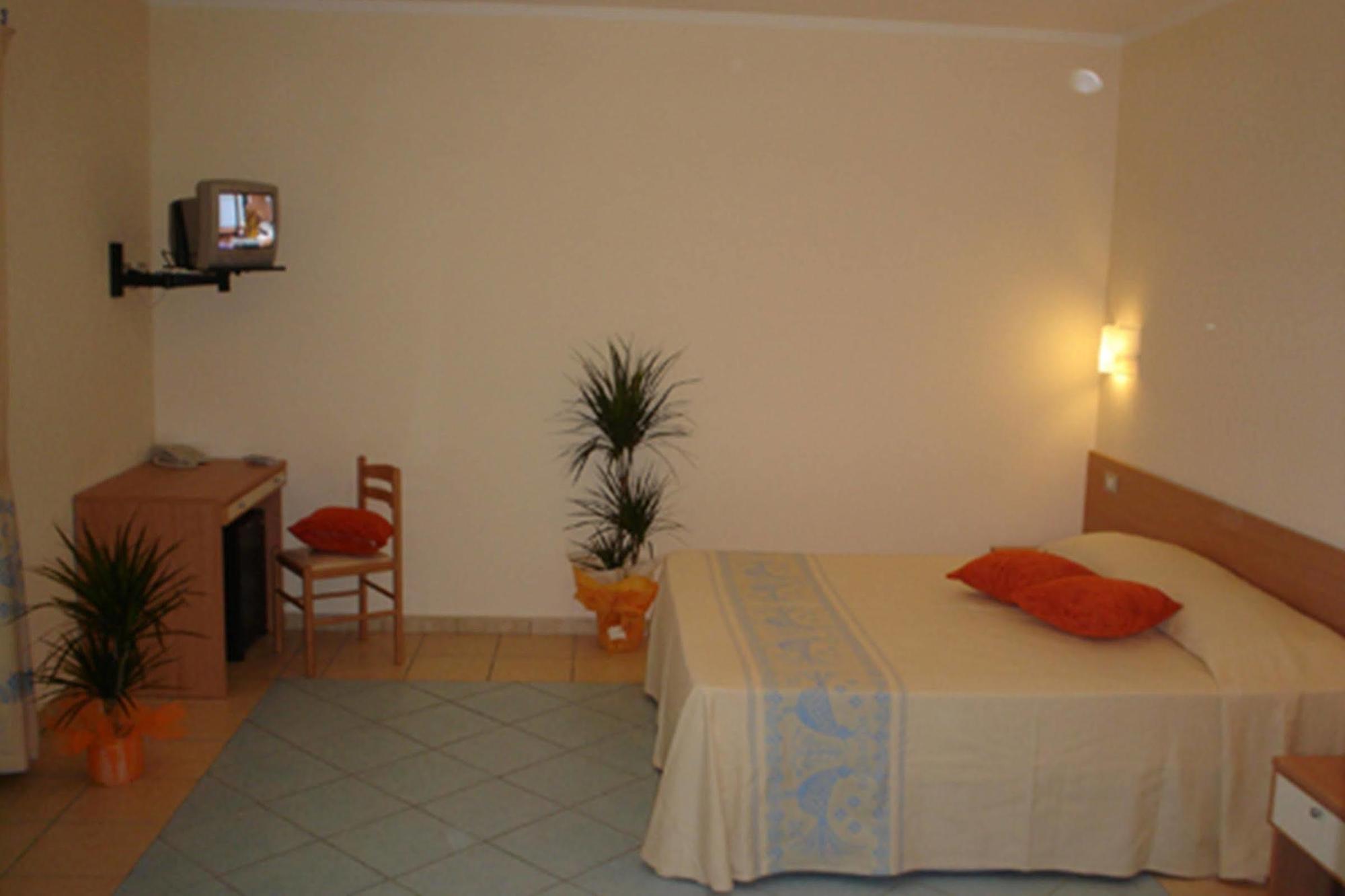 Hotel Baia Marina أروسييْ المظهر الخارجي الصورة
